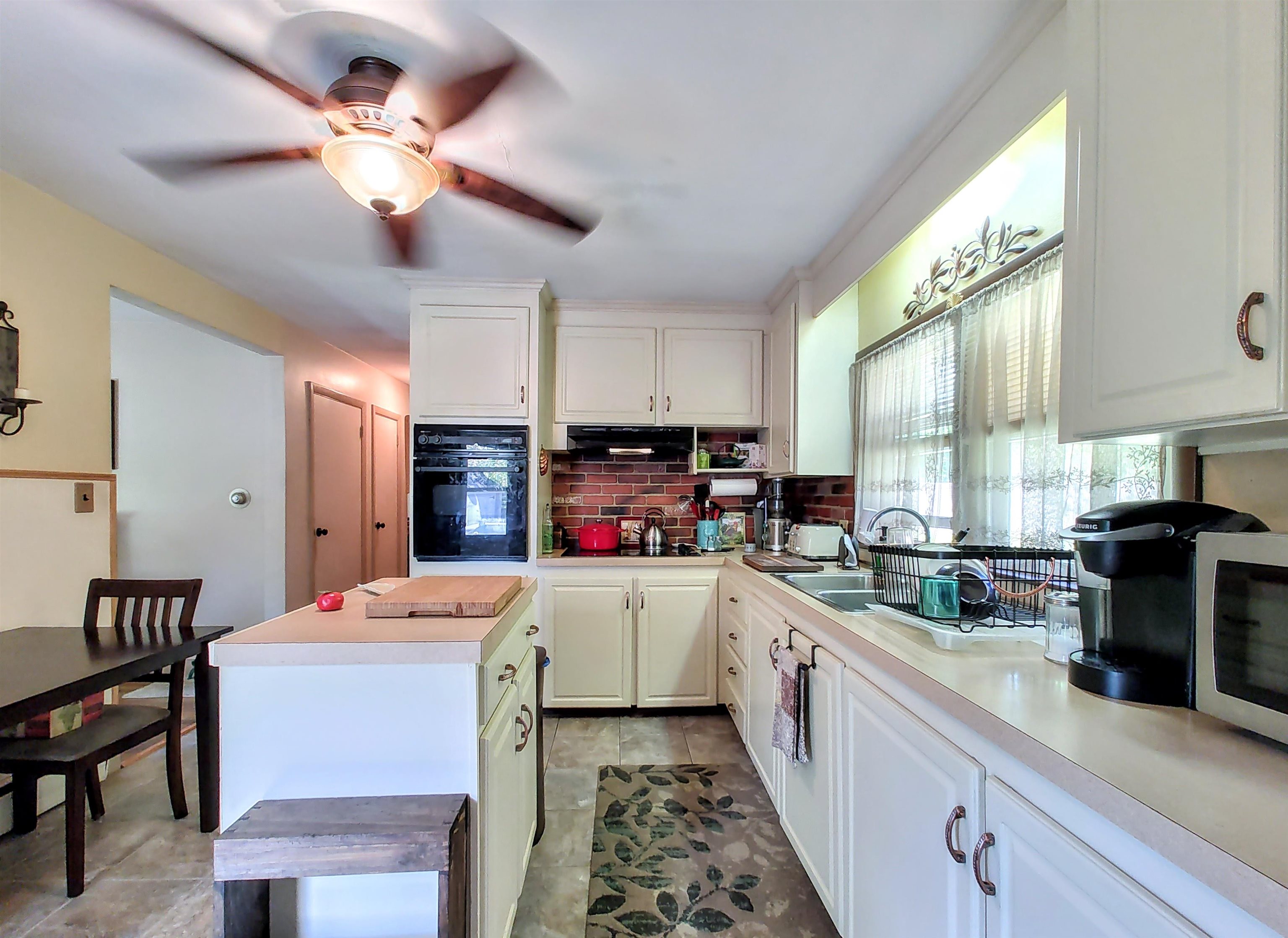 187 Old Rochester Road