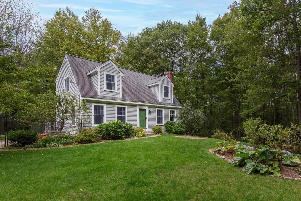 Photo of 834 Borough Road, Pembroke, NH 03275 (MLS # 5063142)