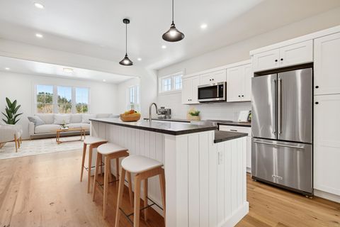 26 Mt Peg Road D Woodstock VT 05091