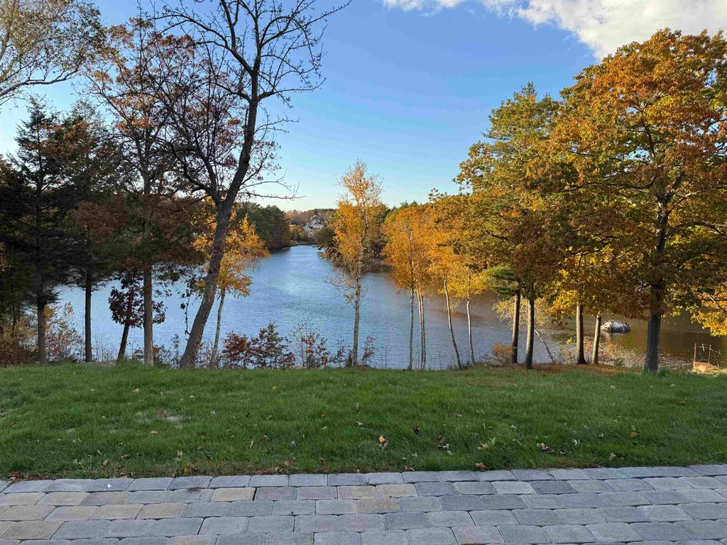 Photo of 17 Great Cove Drive, Newmarket, NH 03857 (MLS # 5067185)