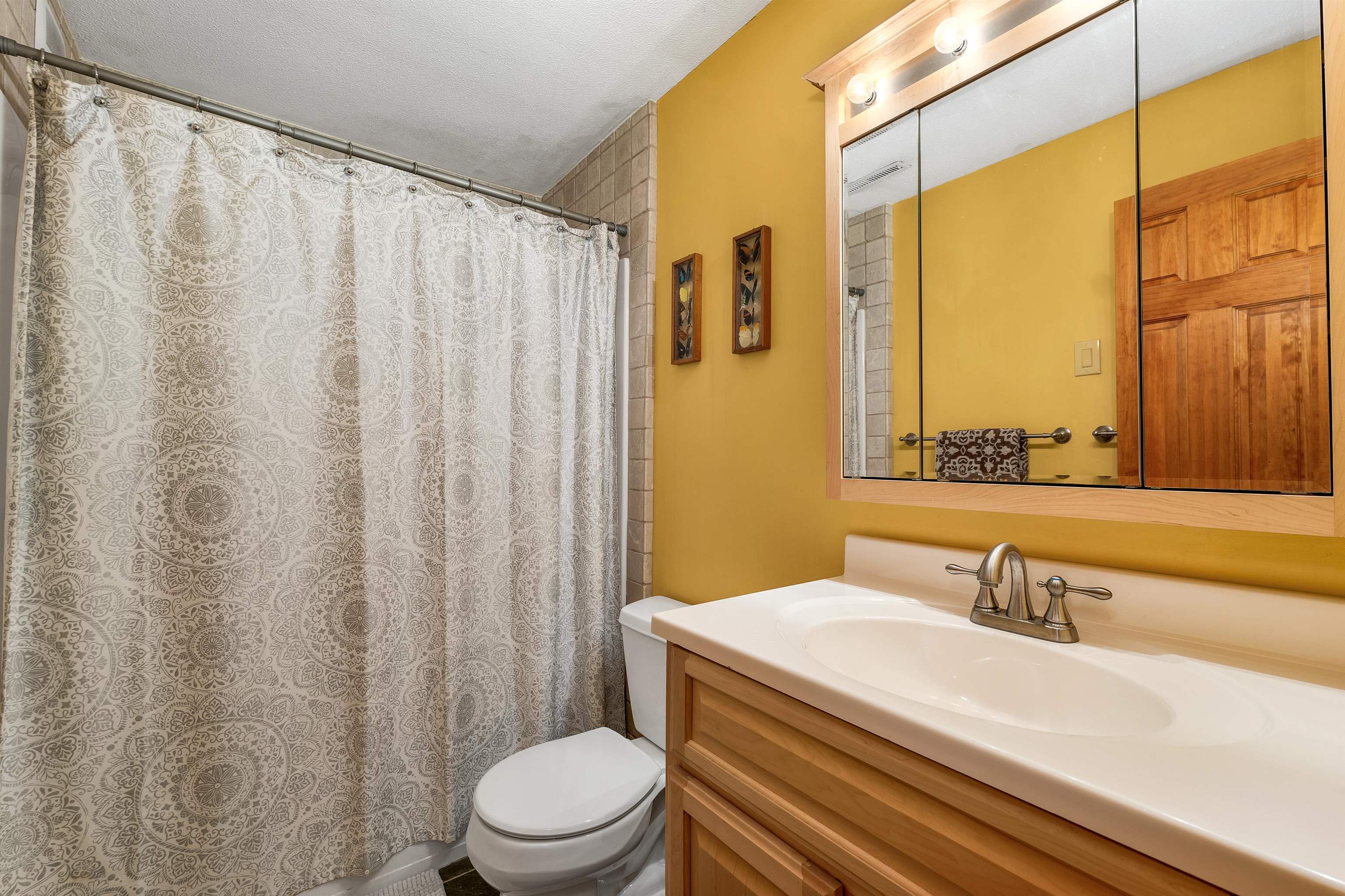 Holderness, New Hampshire 03245, United States, 4 Bedrooms Bedrooms, ,3 BathroomsBathrooms,Residential,Active,186668