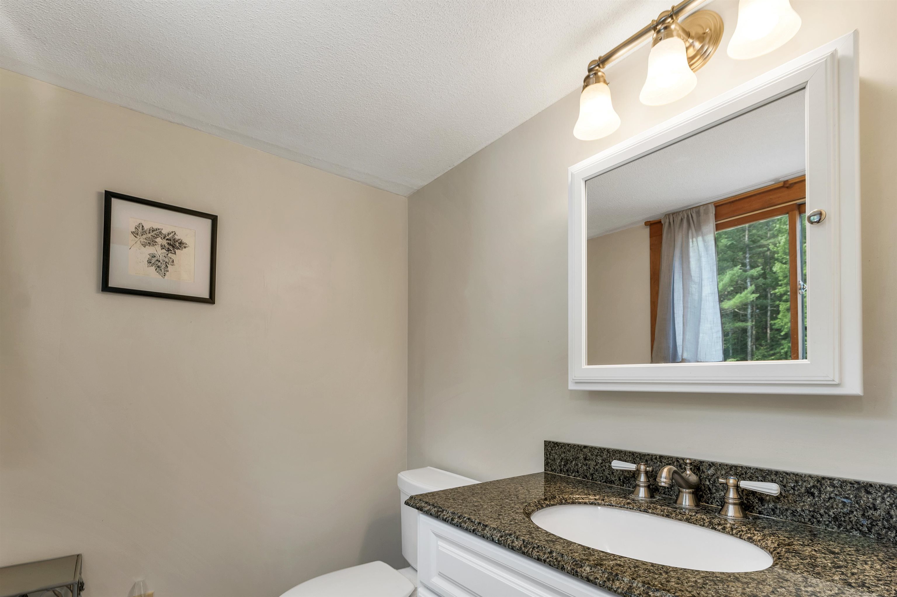 Holderness, New Hampshire 03245, United States, 4 Bedrooms Bedrooms, ,3 BathroomsBathrooms,Residential,Active,186668