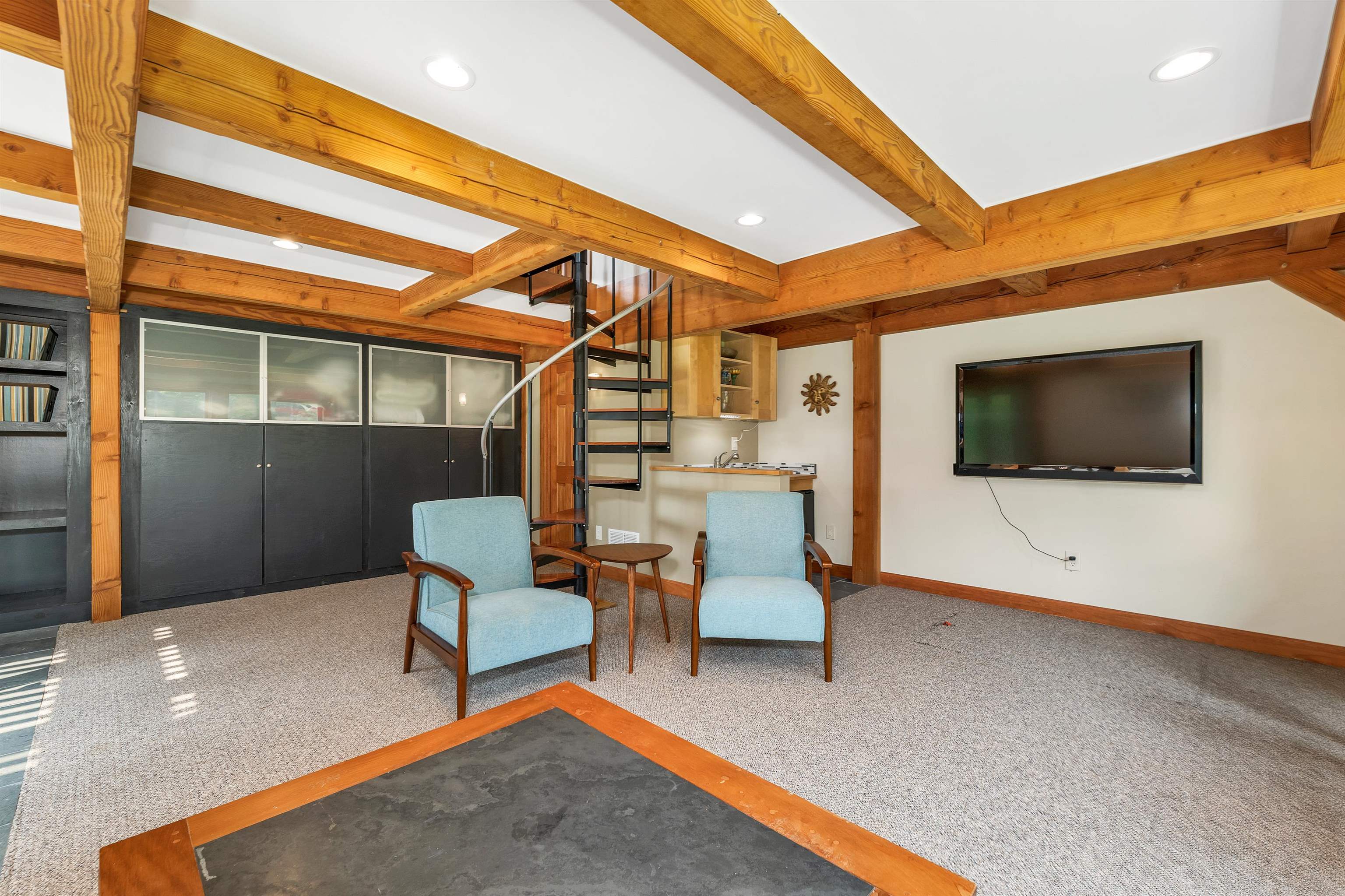 Holderness, New Hampshire 03245, United States, 4 Bedrooms Bedrooms, ,3 BathroomsBathrooms,Residential,Active,186668