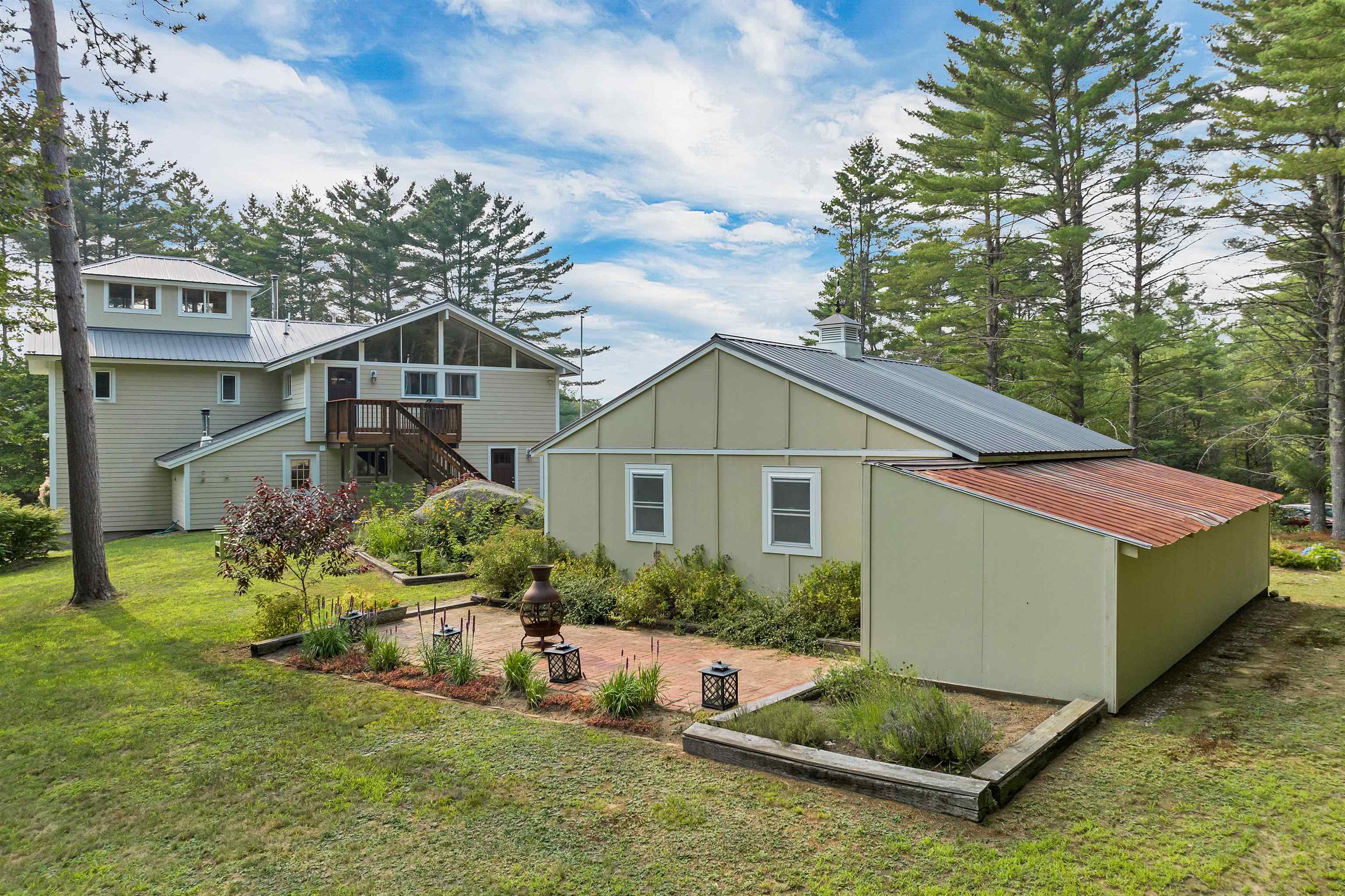 Holderness, New Hampshire 03245, United States, 4 Bedrooms Bedrooms, ,3 BathroomsBathrooms,Residential,Active,186668