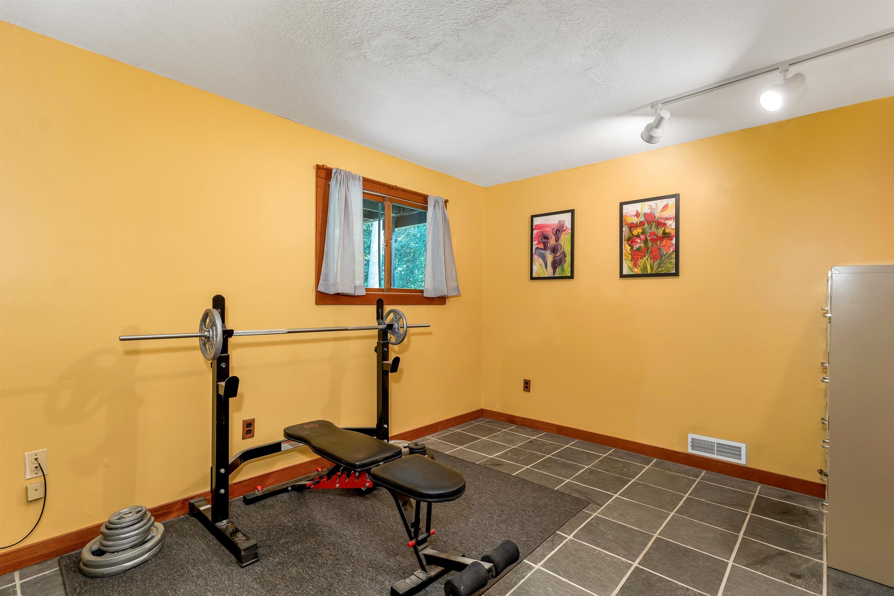 Holderness, New Hampshire 03245, United States, 4 Bedrooms Bedrooms, ,3 BathroomsBathrooms,Residential,Active,186668