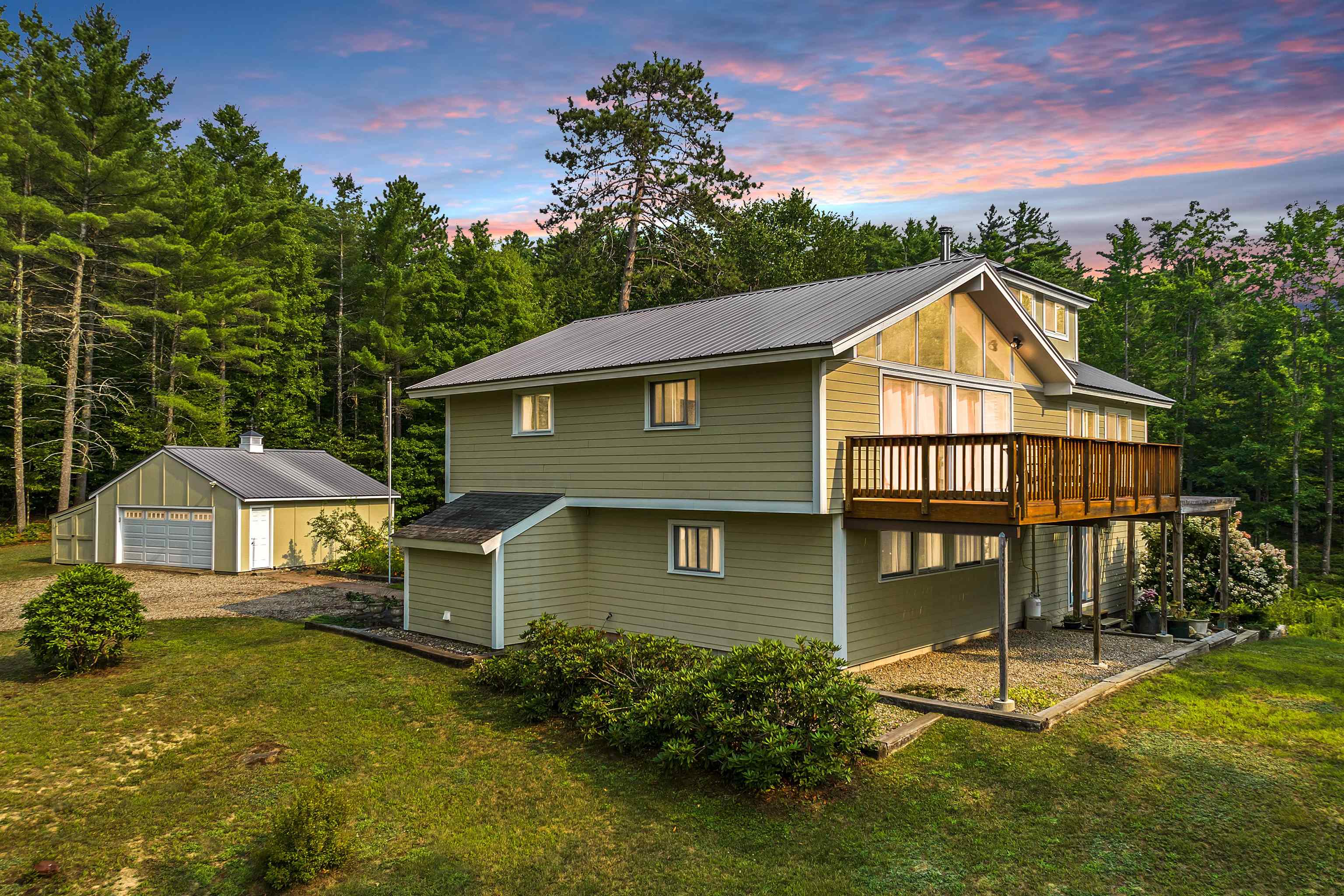 Holderness, New Hampshire 03245, United States, 4 Bedrooms Bedrooms, ,3 BathroomsBathrooms,Residential,Active,186668