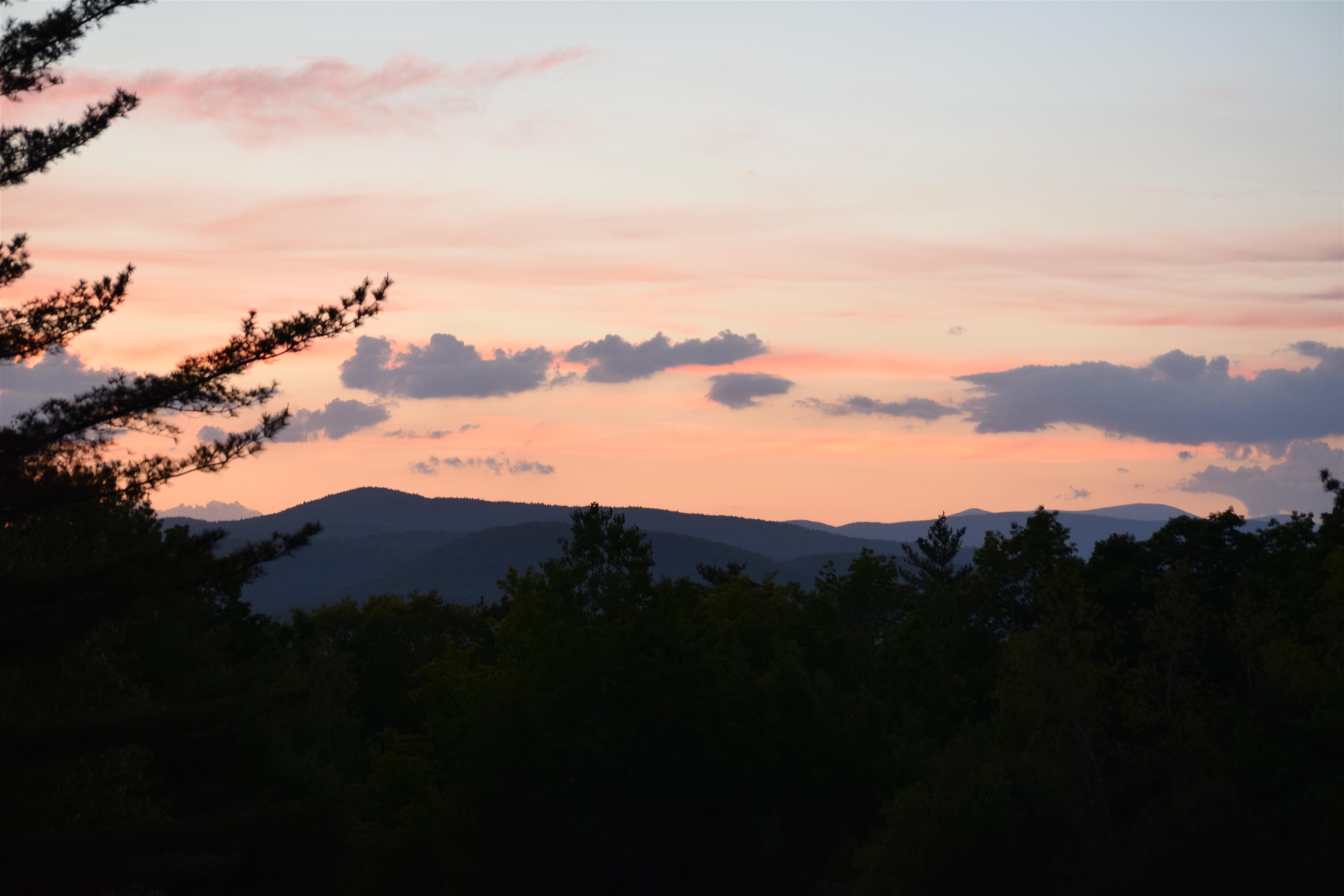 Holderness, New Hampshire 03245, United States, 4 Bedrooms Bedrooms, ,3 BathroomsBathrooms,Residential,Active,186668