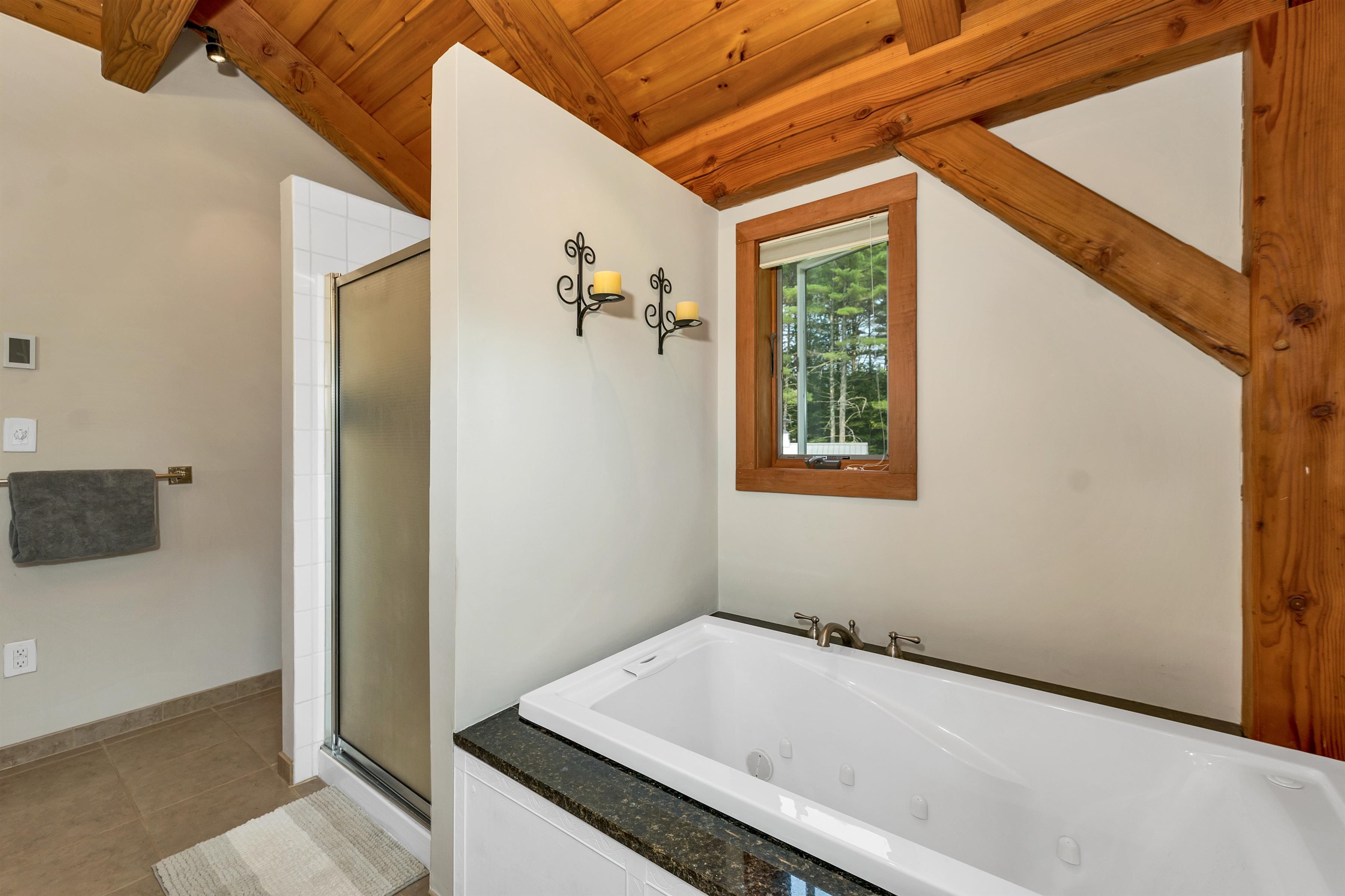 Holderness, New Hampshire 03245, United States, 4 Bedrooms Bedrooms, ,3 BathroomsBathrooms,Residential,Active,186668