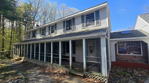 Photo of 39 Fieldstone Circle, Weare, NH 03281 (MLS # 5088829)