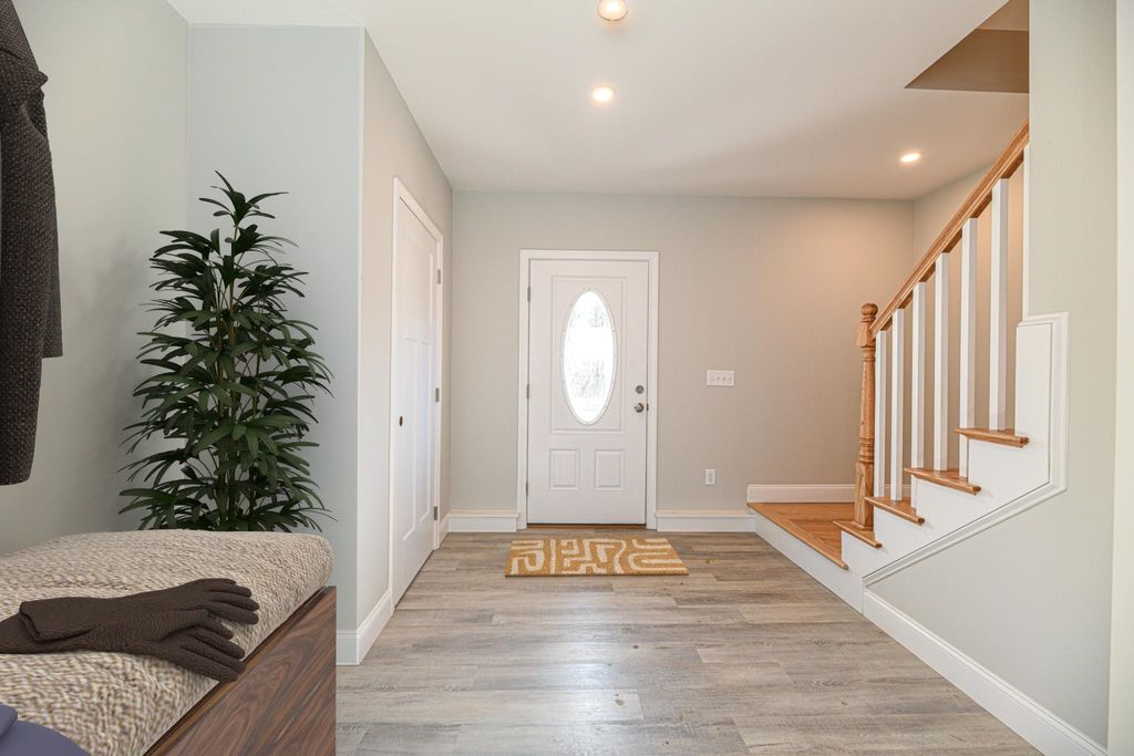 Photo of 6 Delphi Way, Londonderry, NH 03053 (MLS # 5009733)