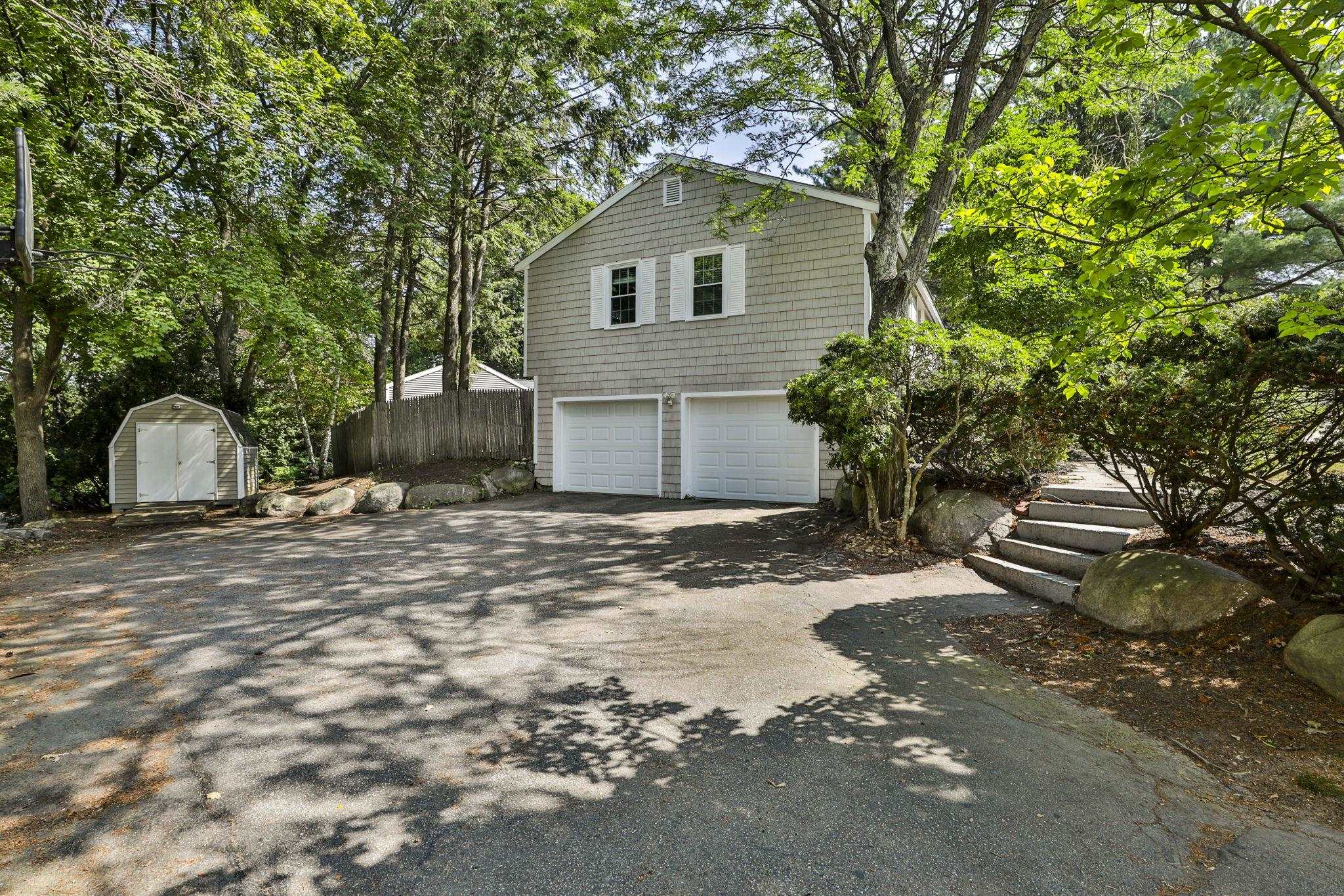 574 Oak Street