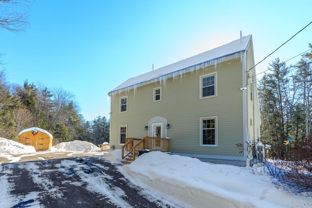 Photo of 14 Range Road, Deerfield, NH 03037 (MLS # 5075892)