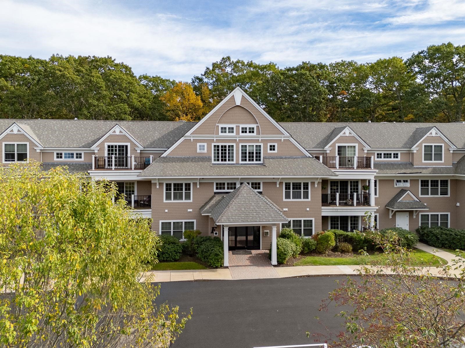 100 Shepards Cove Road F204