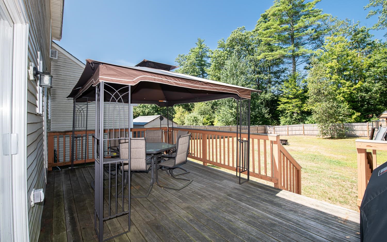 Epsom, New Hampshire 03234, United States, 3 Bedrooms Bedrooms, ,3 BathroomsBathrooms,Residential,Active,195775