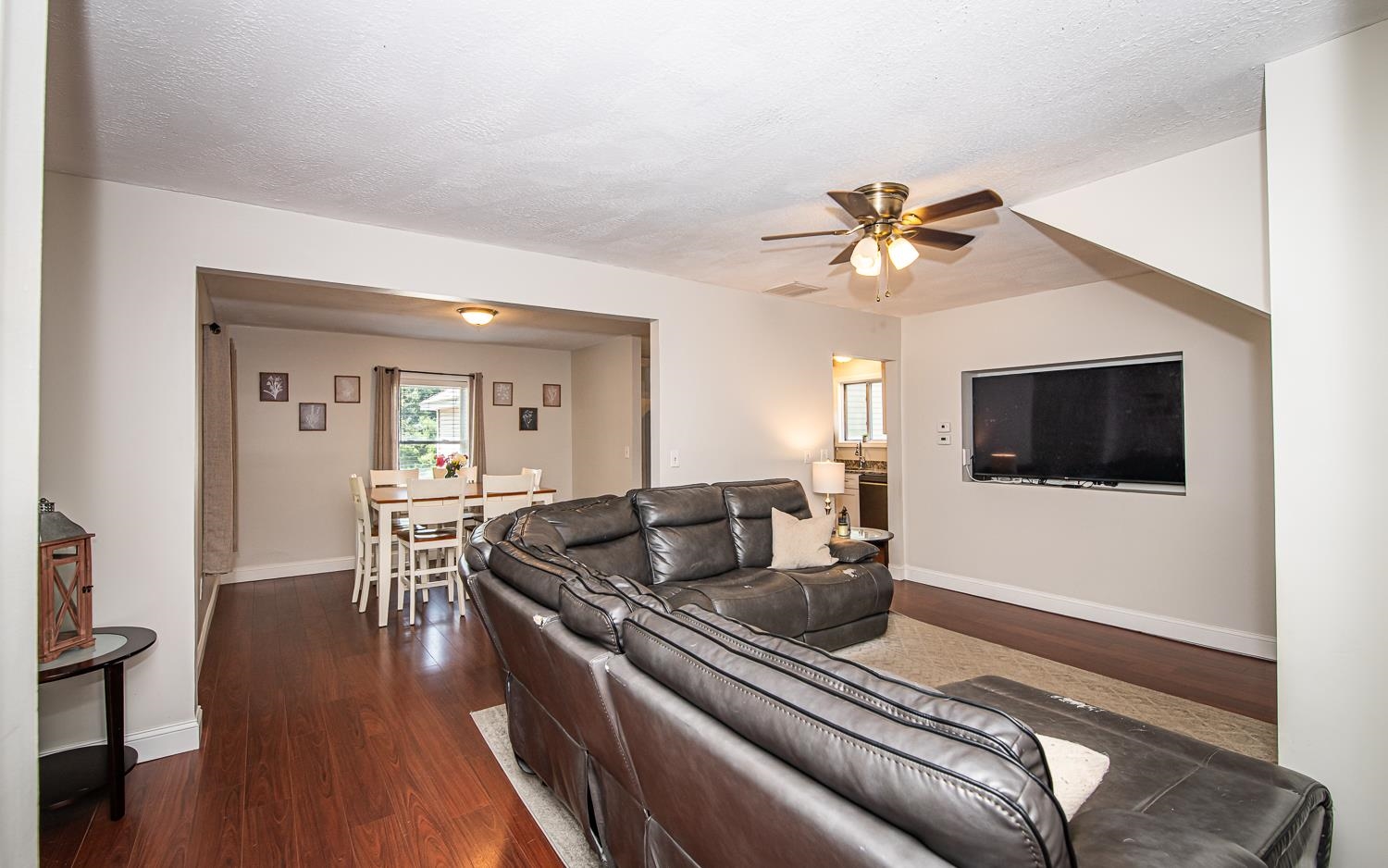 Epsom, New Hampshire 03234, United States, 3 Bedrooms Bedrooms, ,3 BathroomsBathrooms,Residential,Active,195775