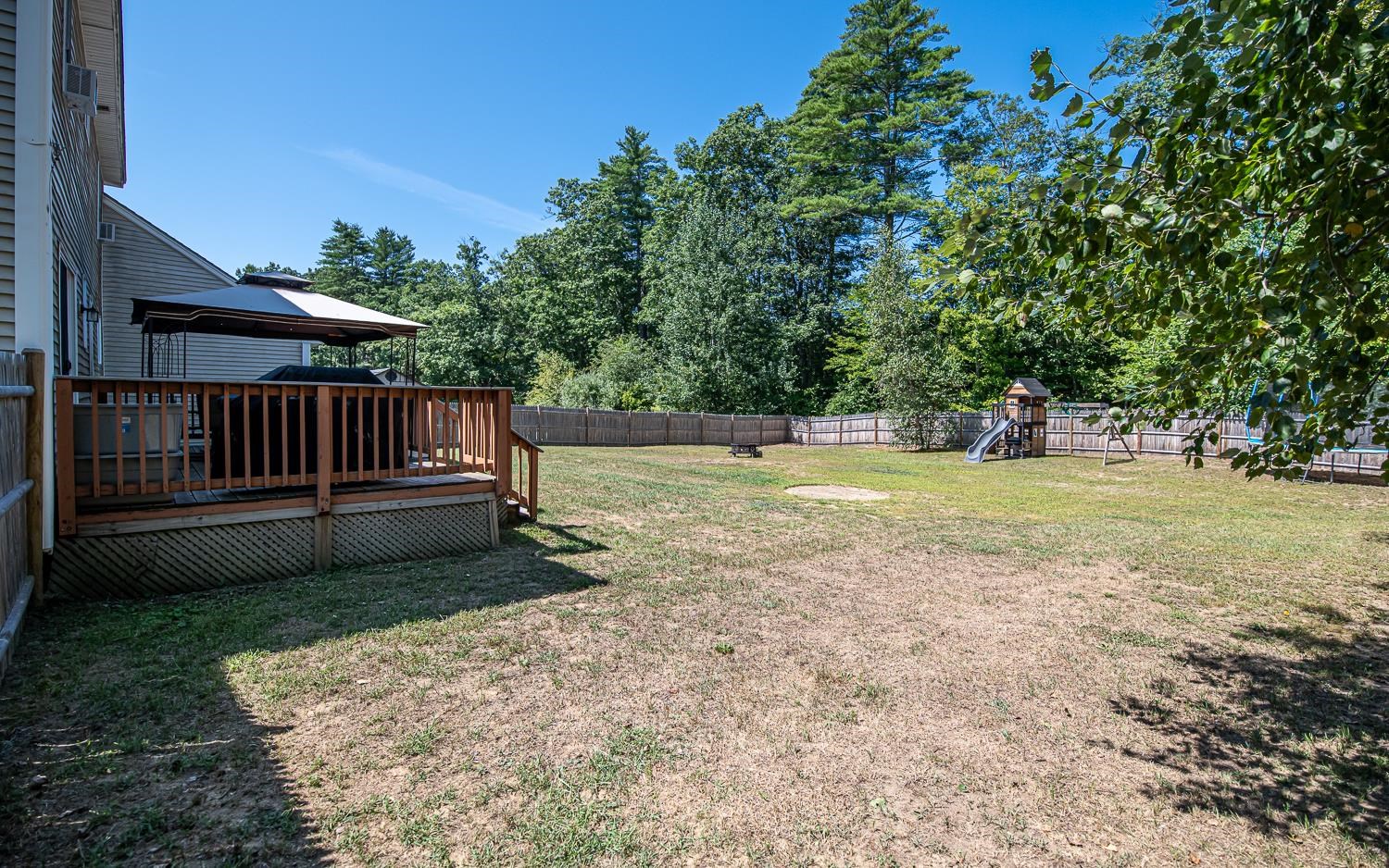 Epsom, New Hampshire 03234, United States, 3 Bedrooms Bedrooms, ,3 BathroomsBathrooms,Residential,Active,195775