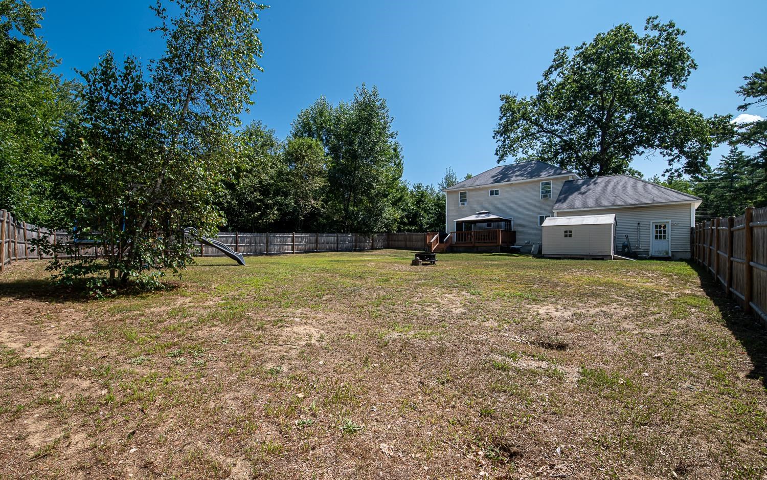 Epsom, New Hampshire 03234, United States, 3 Bedrooms Bedrooms, ,3 BathroomsBathrooms,Residential,Active,195775