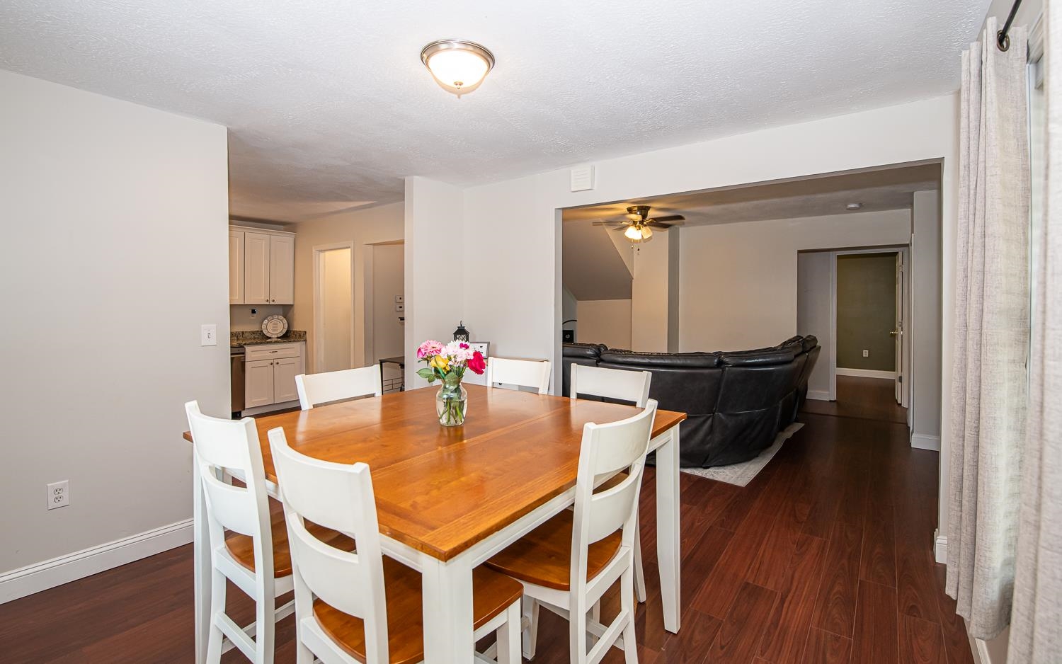 Epsom, New Hampshire 03234, United States, 3 Bedrooms Bedrooms, ,3 BathroomsBathrooms,Residential,Active,195775