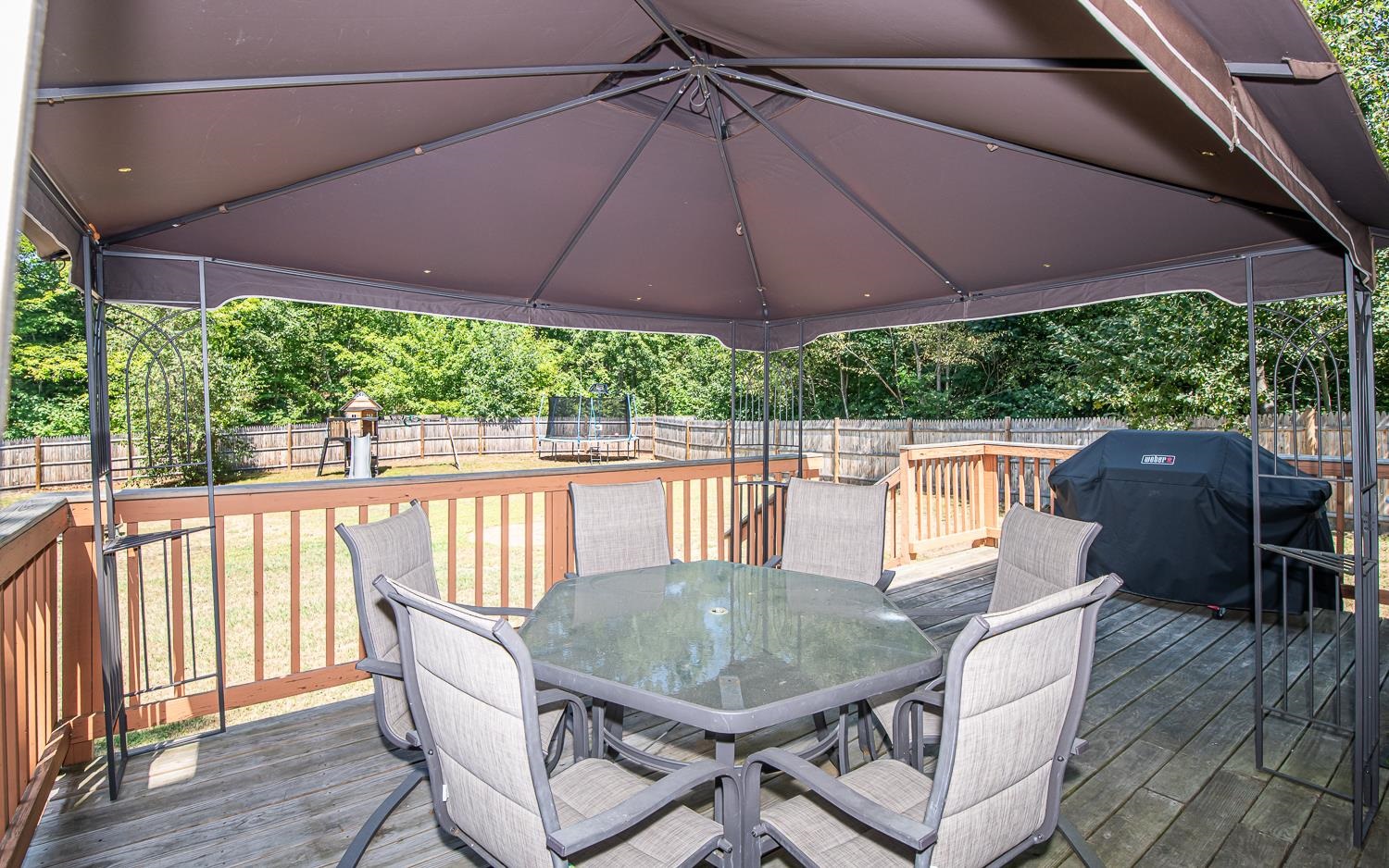 Epsom, New Hampshire 03234, United States, 3 Bedrooms Bedrooms, ,3 BathroomsBathrooms,Residential,Active,195775