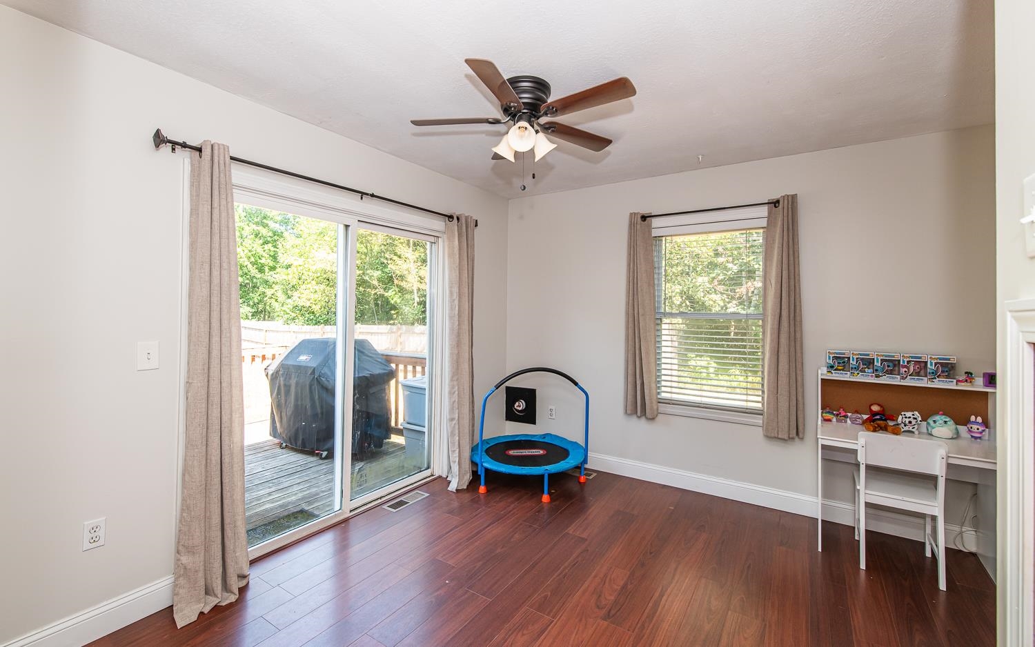 Epsom, New Hampshire 03234, United States, 3 Bedrooms Bedrooms, ,3 BathroomsBathrooms,Residential,Active,195775