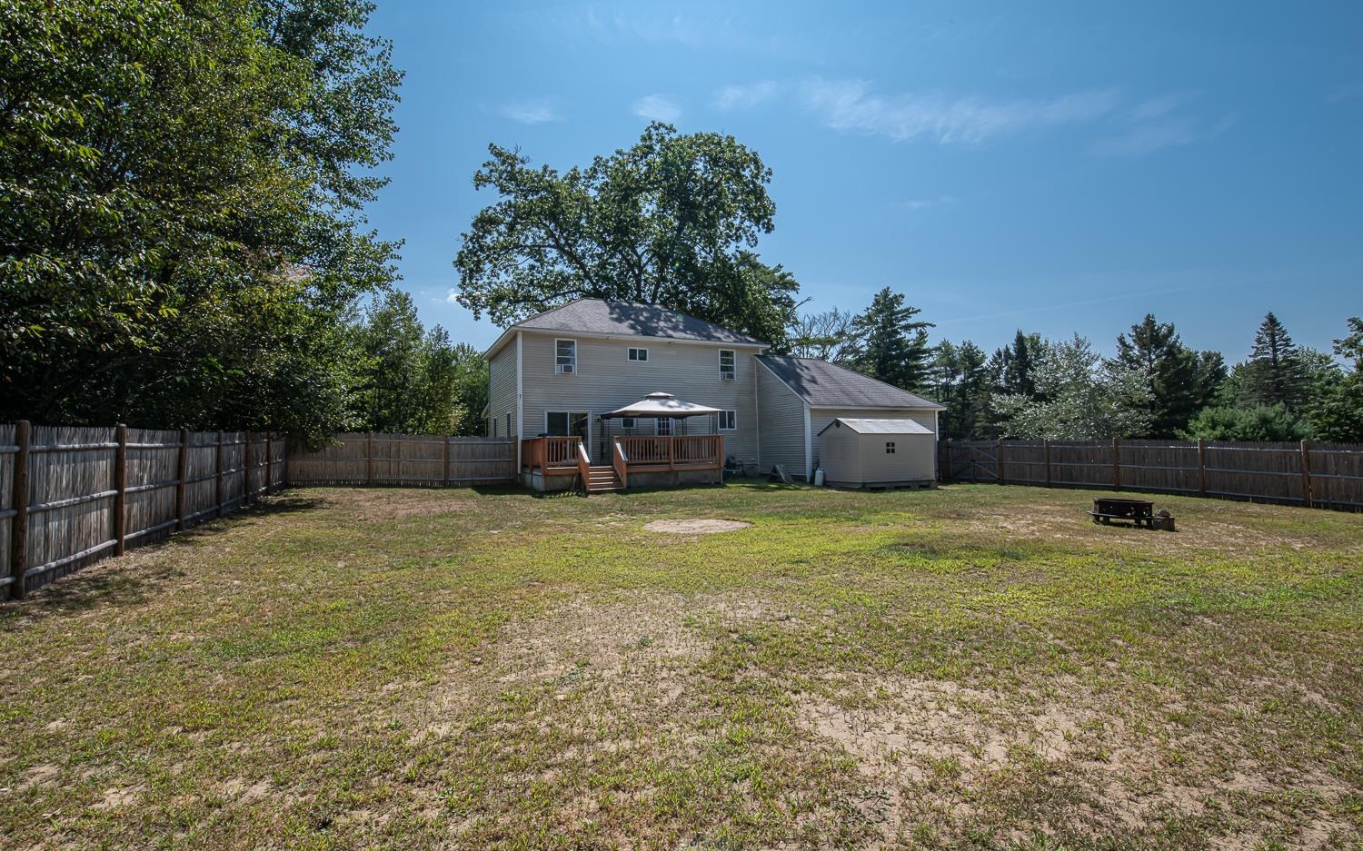 Epsom, New Hampshire 03234, United States, 3 Bedrooms Bedrooms, ,3 BathroomsBathrooms,Residential,Active,195775