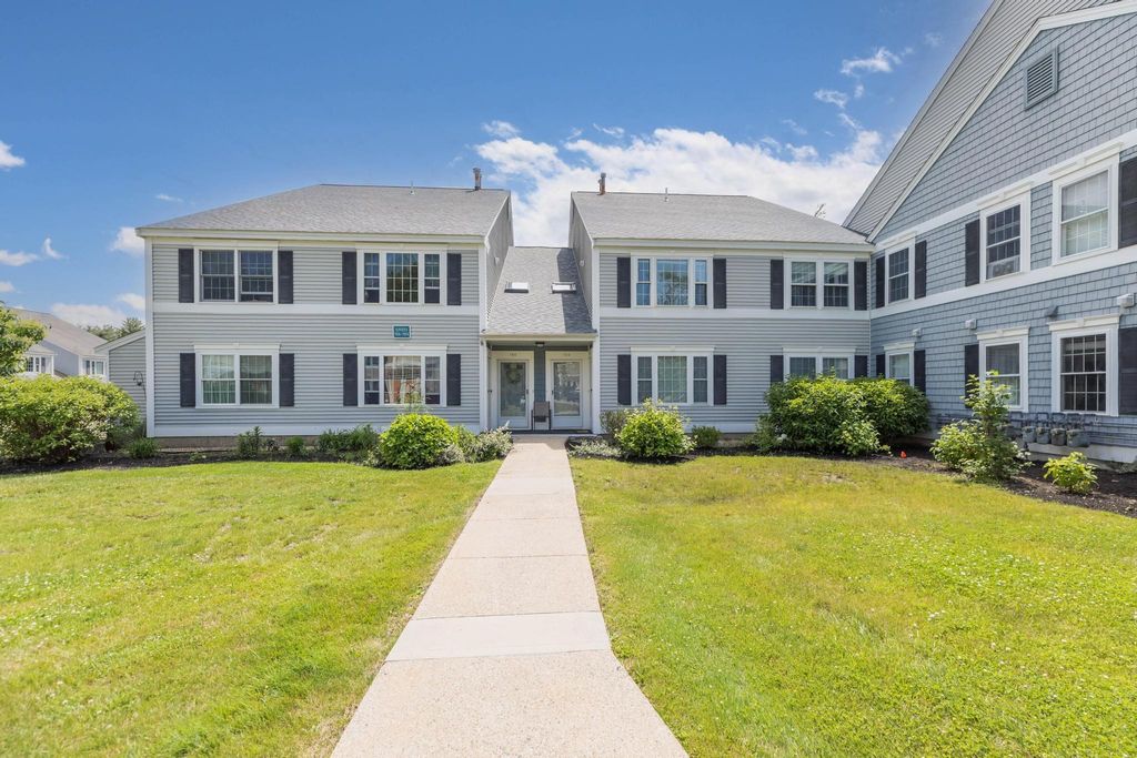 Photo of 703 Springbrook Circle, Portsmouth, NH 03801 (MLS # 5087085)