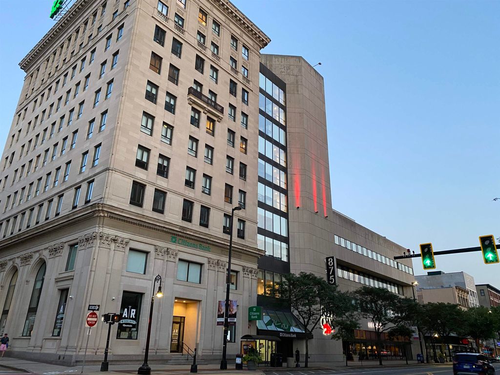 Photo of 875 Elm Street #702, Manchester, NH 03101 (MLS # 5077616)