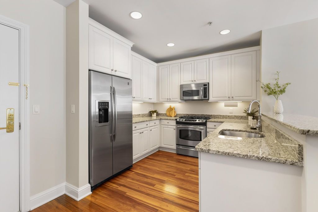 Photo of 77 Hanover Street #3, Portsmouth, NH 03801 (MLS # 5066434)