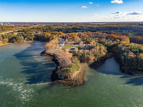 82 Shipwright Way Newington NH 03801