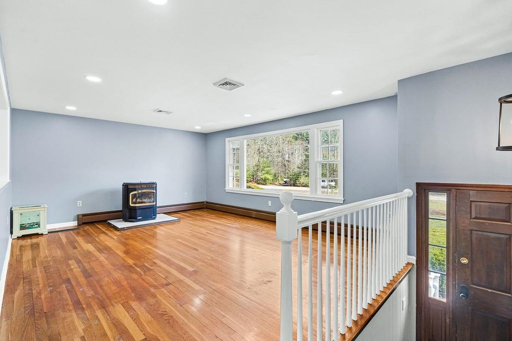 Photo of 6 Happy Lane, Londonderry, NH 03053 (MLS # 5087676)