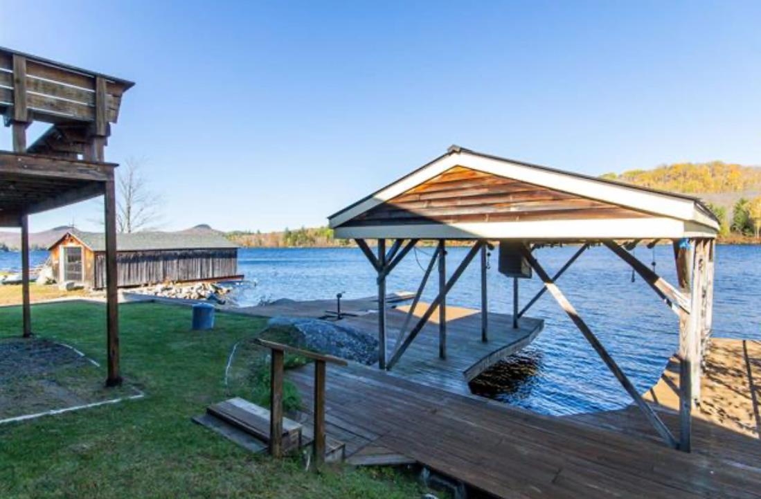 544 Lakeside Drive