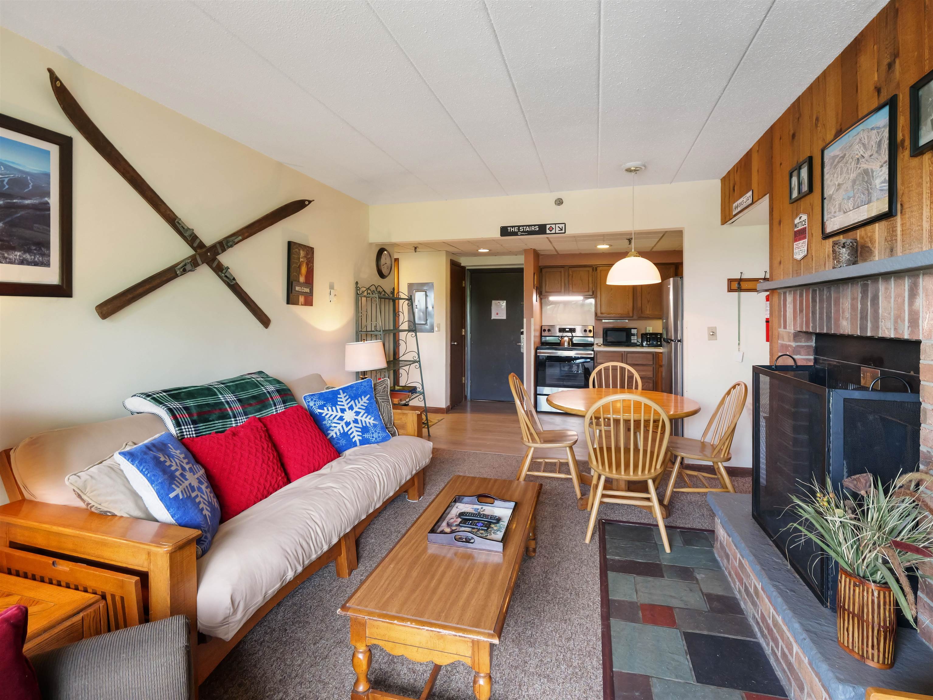 137 East Mountain Road 2D9