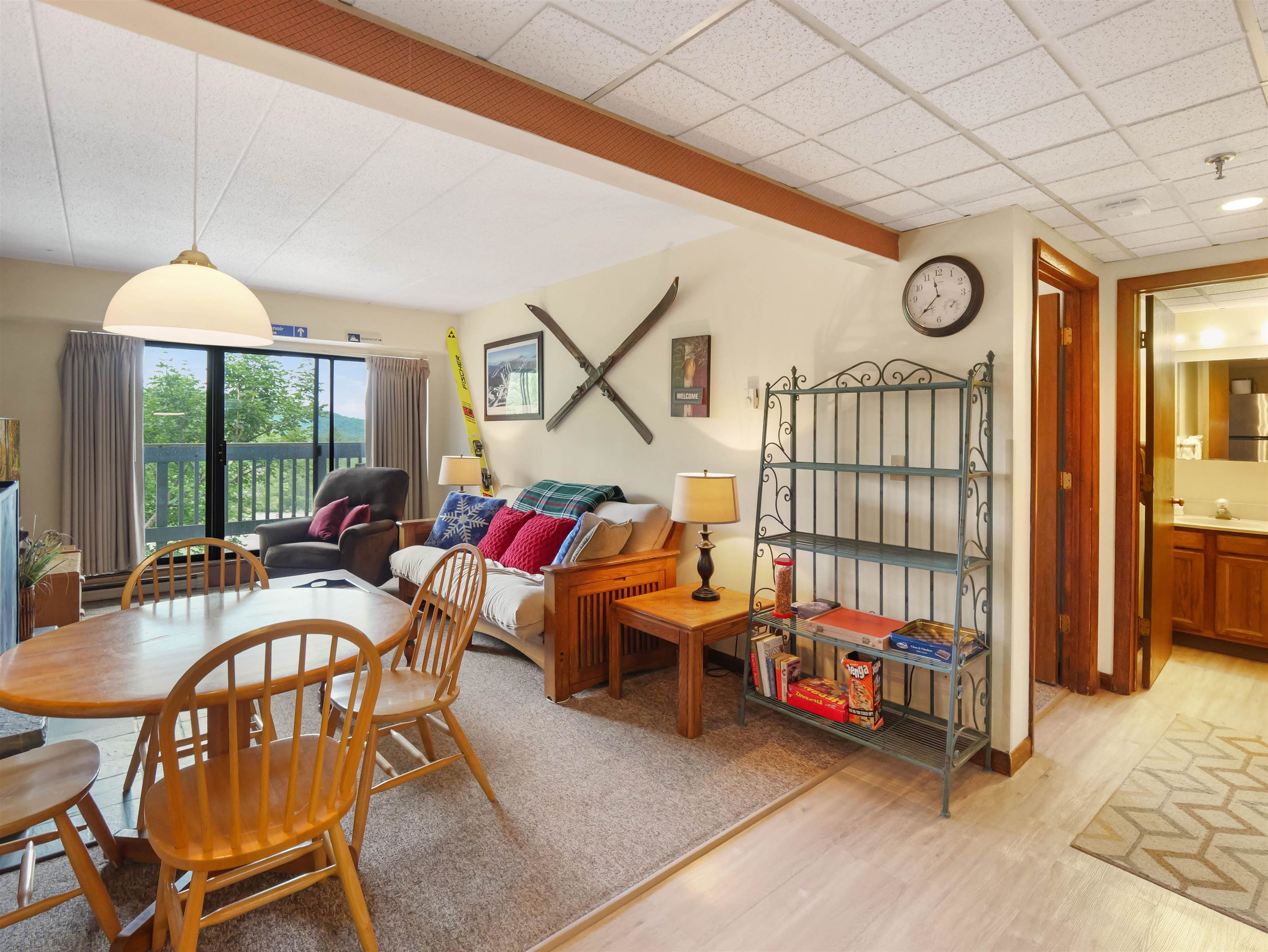 137 East Mountain Road 2D9