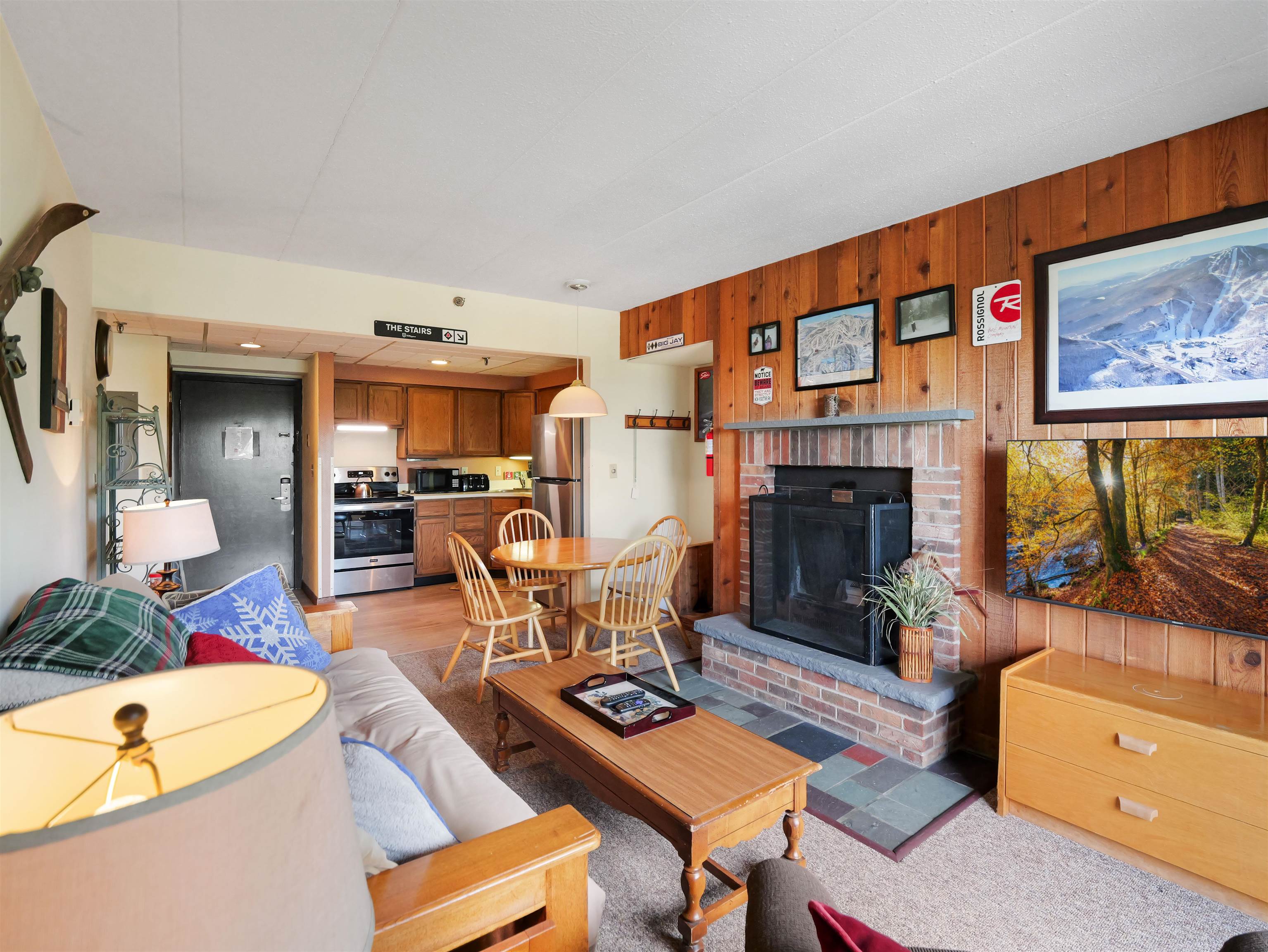 137 East Mountain Road 2D9