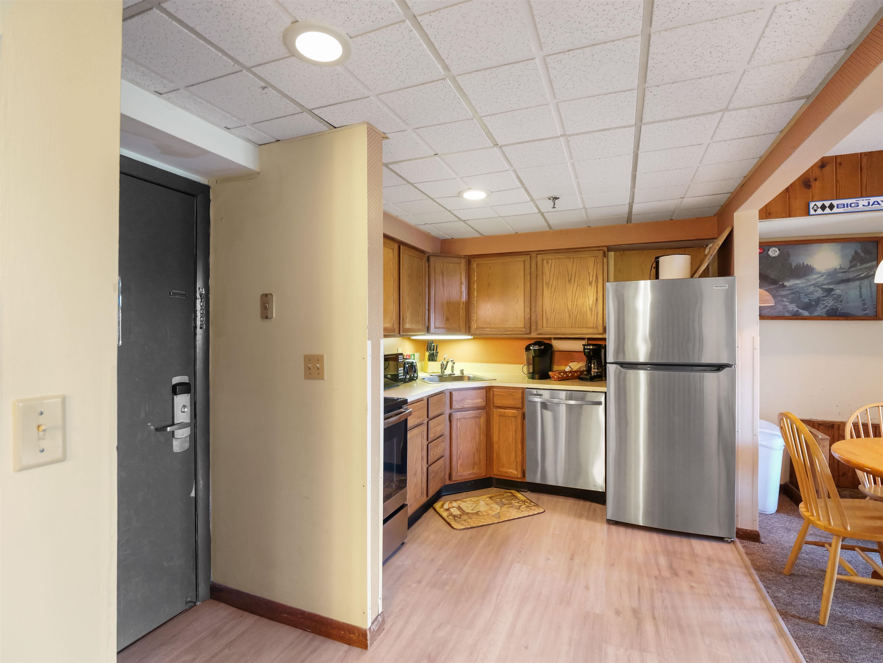 137 East Mountain Road 2D9