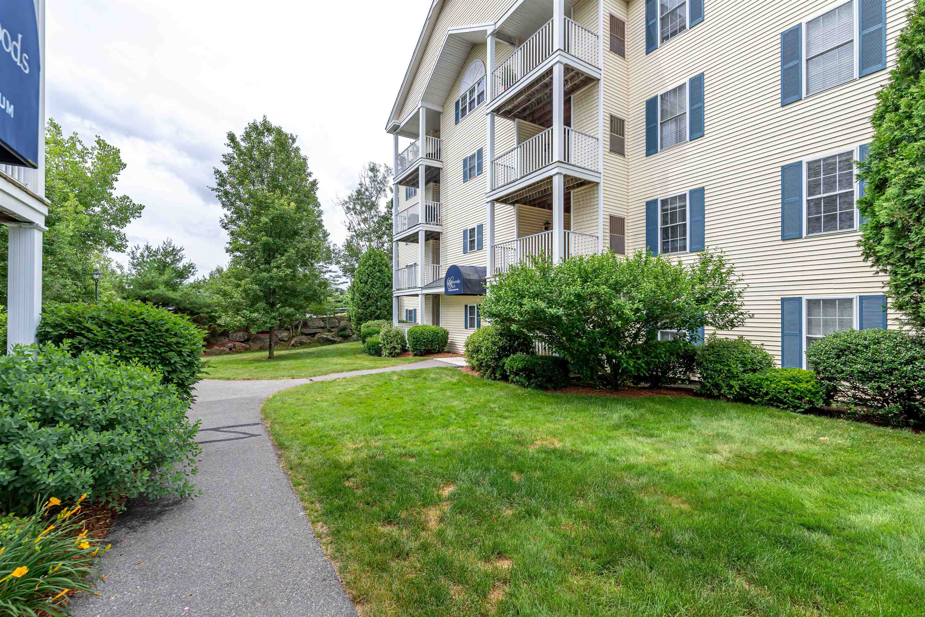 5 Crosswoods Path Boulevard B4