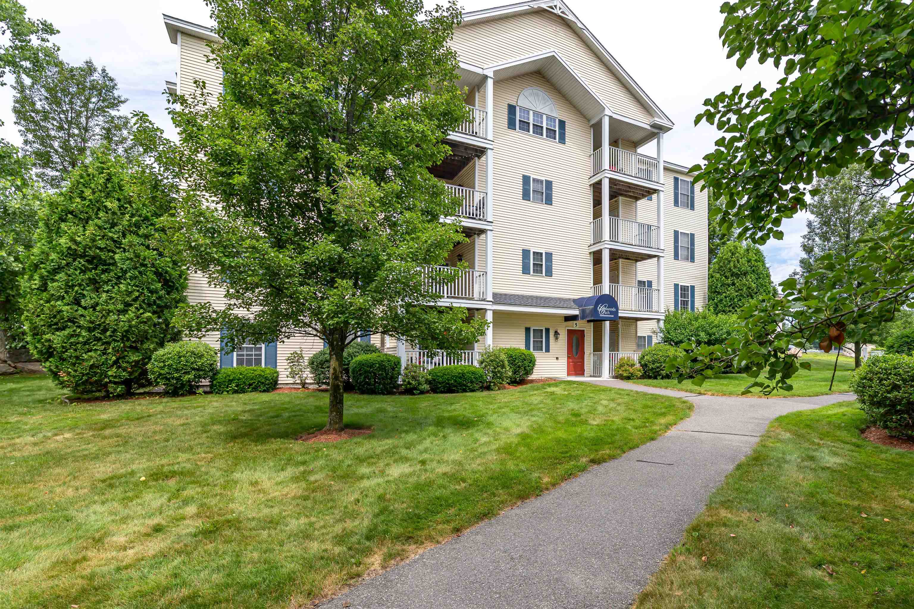 5 Crosswoods Path Boulevard B4