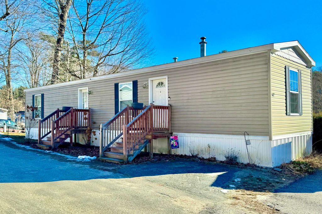 Photo of 62 Mobile Drive, Hudson, NH 03051 (MLS # 5074430)