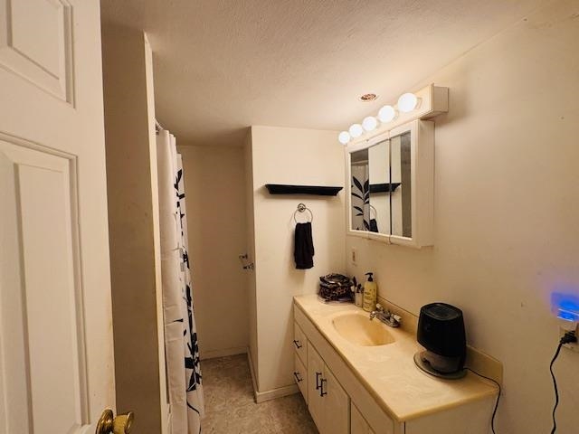 Raymond, New Hampshire 03077, United States, 2 Bedrooms Bedrooms, ,1 BathroomBathrooms,Residential,Active,180475