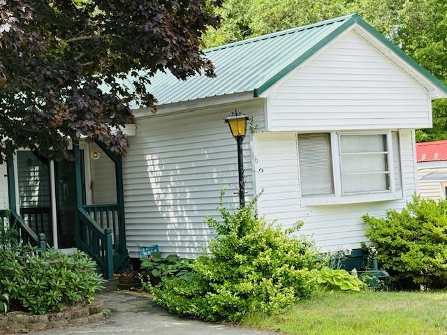 Raymond, New Hampshire 03077, United States, 2 Bedrooms Bedrooms, ,1 BathroomBathrooms,Residential,Active,180475