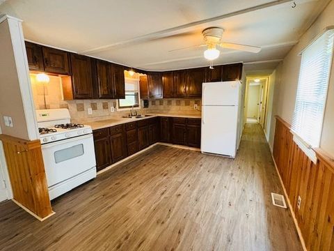 6 Knights Court Raymond NH 03077