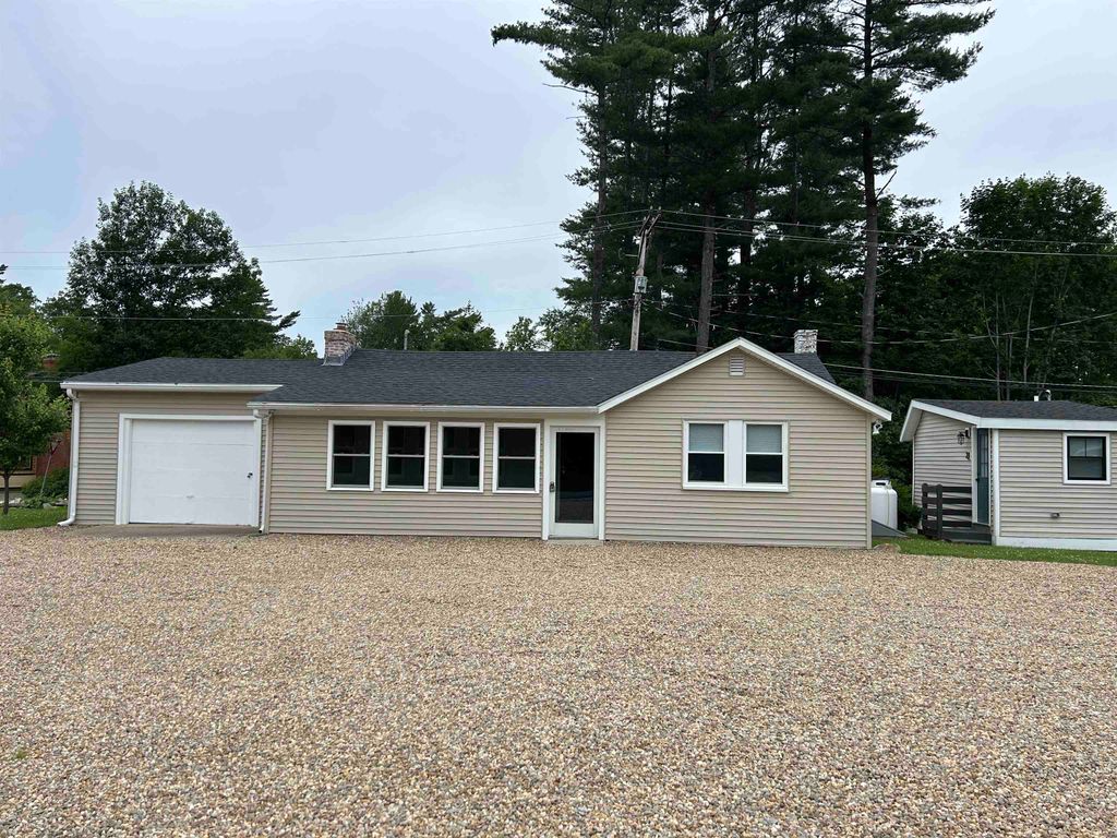 Photo of 46 Glendale Place #1, Gilford, NH 03249 (MLS # 5089718)