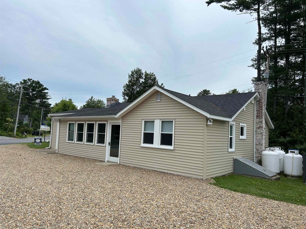 Photo of 46 Glendale Place #1, Gilford, NH 03249 (MLS # 5089718)