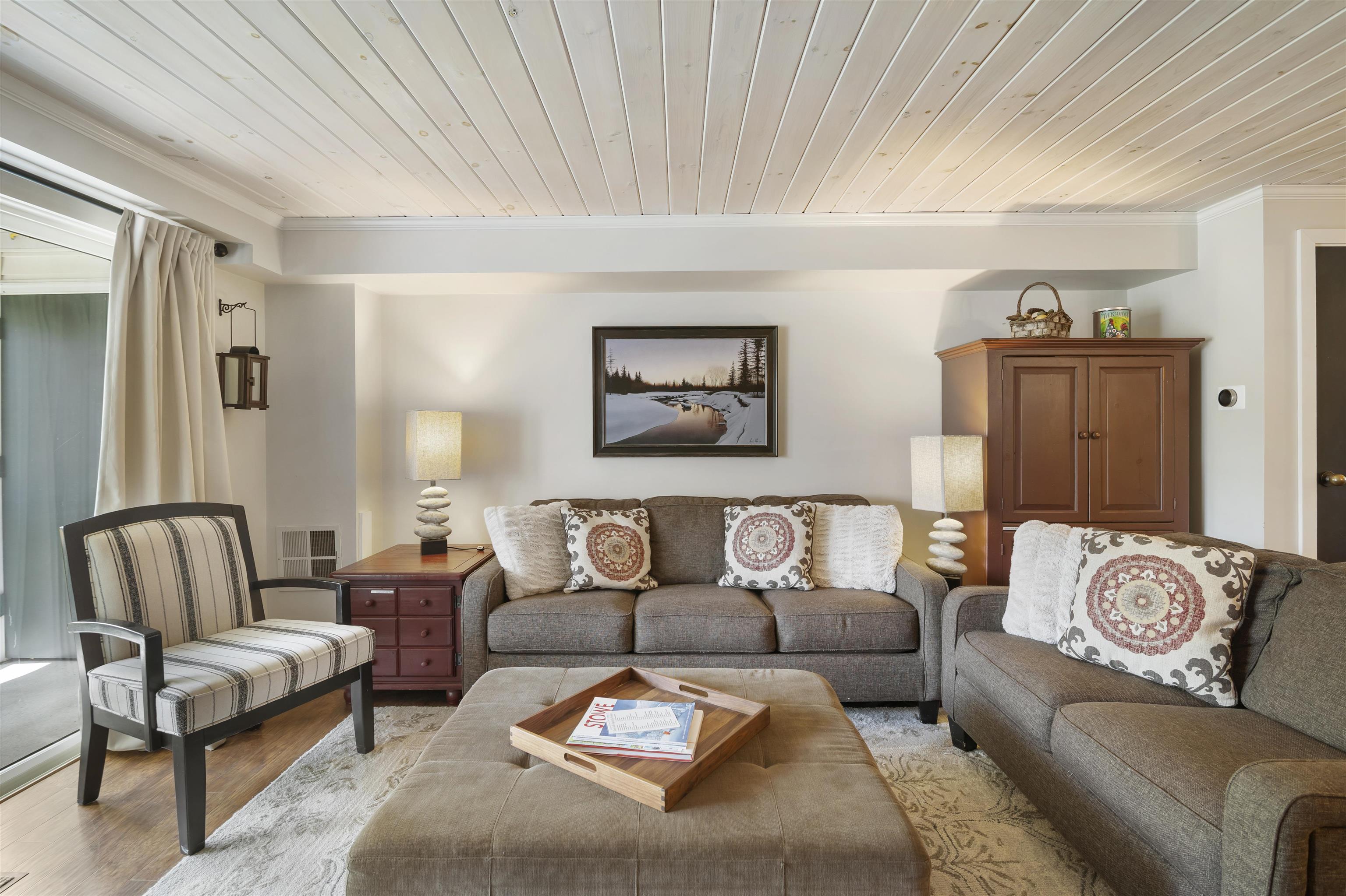 6049 Mountain Road 20