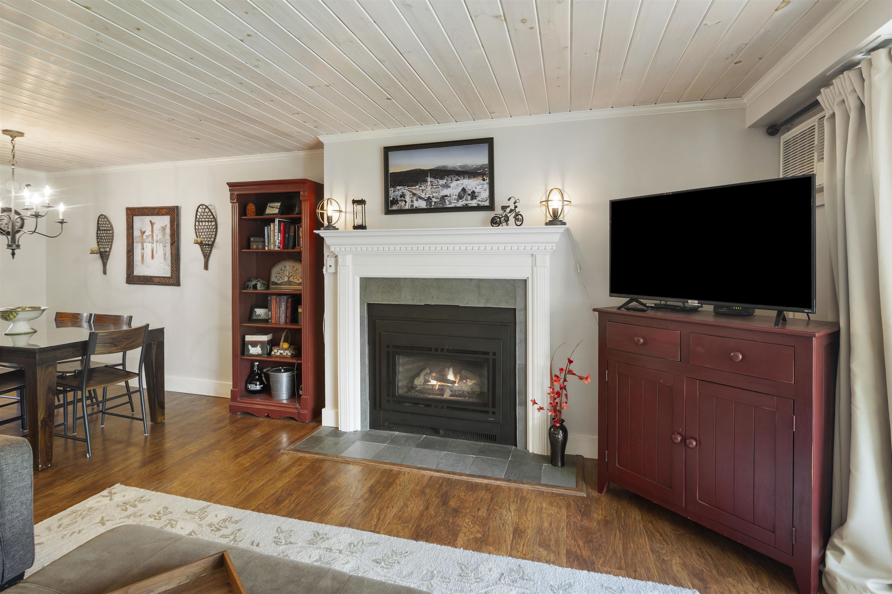 6049 Mountain Road 20