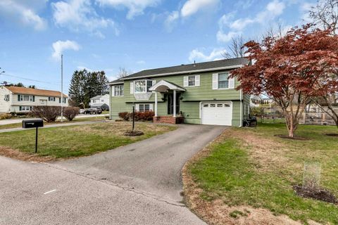 Photo of 14 Tessier Street, Hudson, NH 03051 (MLS # 5070054)