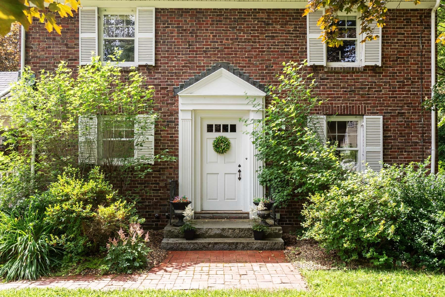 48 Pleasant Street