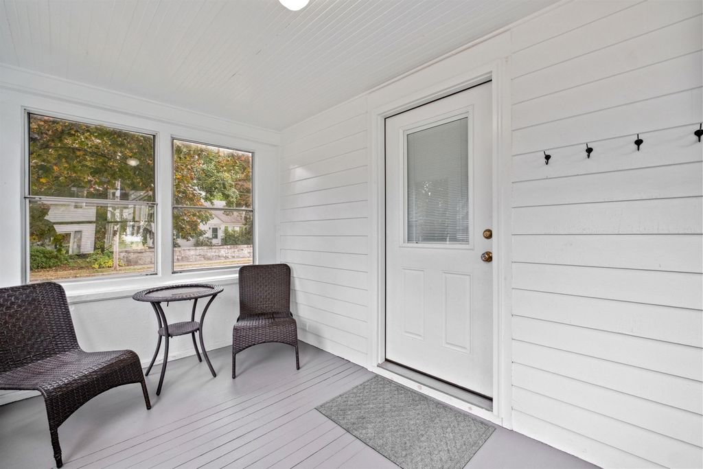Photo of 989 Union Street, Manchester, NH 03104 (MLS # 5089205)