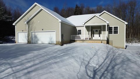 236 Leos Lane Georgia VT 05478