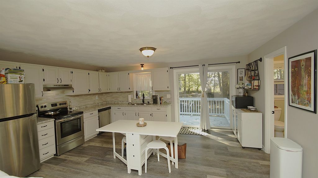 Photo of 13 Tigertail Circle, Derry, NH 03038 (MLS # 5062878)
